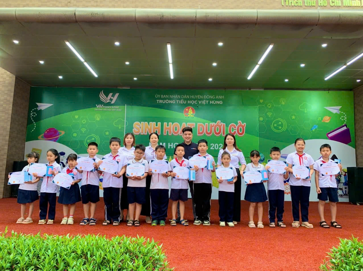 Minh họa cho các hoạt động học tập và thi đua của học sinh