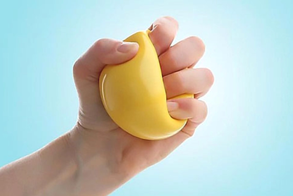 Quả bóng bị móp sinh ra thế năng đàn hồi