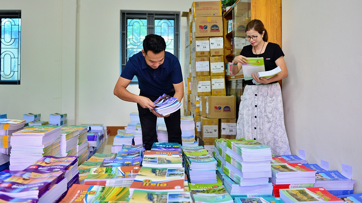 Sách giáo khoa vật lý