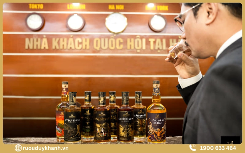 Sản phẩm rượu thảo dược Duy Khánh có thiết kế tinh tế, phù hợp mua làm quà biếu